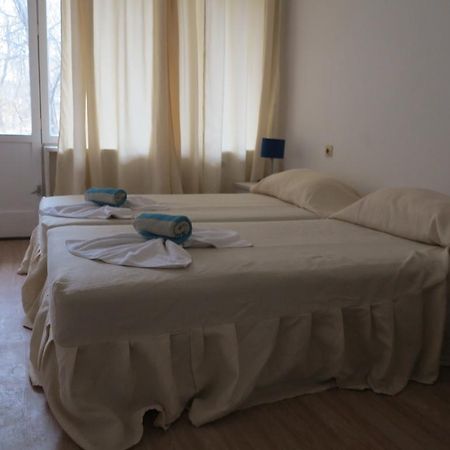 Hotel Tango غولدن ساندز المظهر الخارجي الصورة