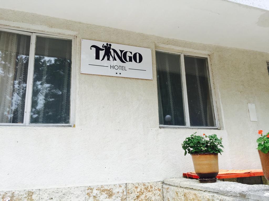 Hotel Tango غولدن ساندز المظهر الخارجي الصورة