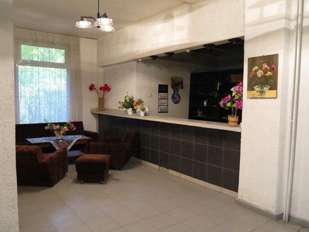 Hotel Tango غولدن ساندز المظهر الخارجي الصورة