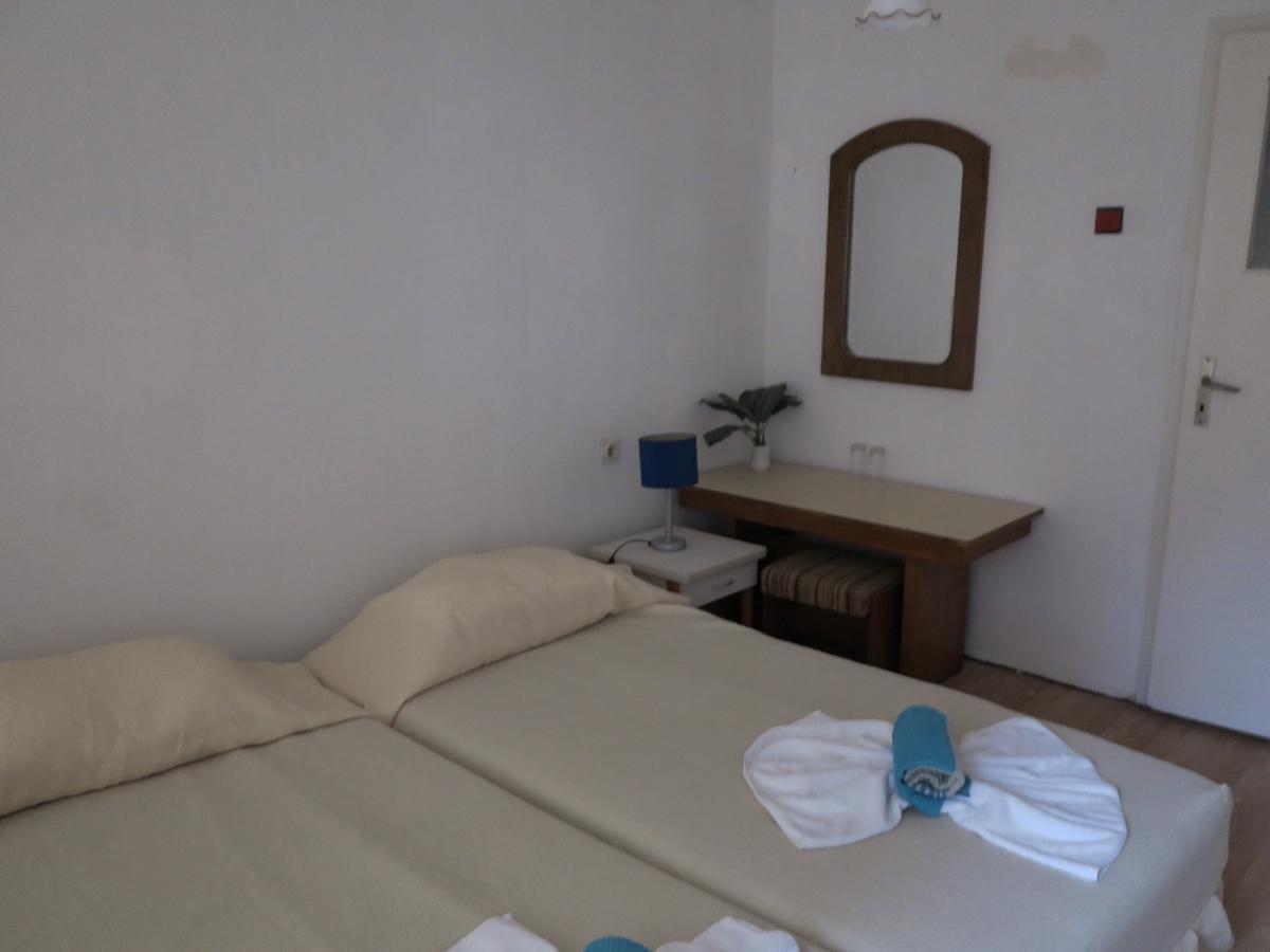 Hotel Tango غولدن ساندز المظهر الخارجي الصورة