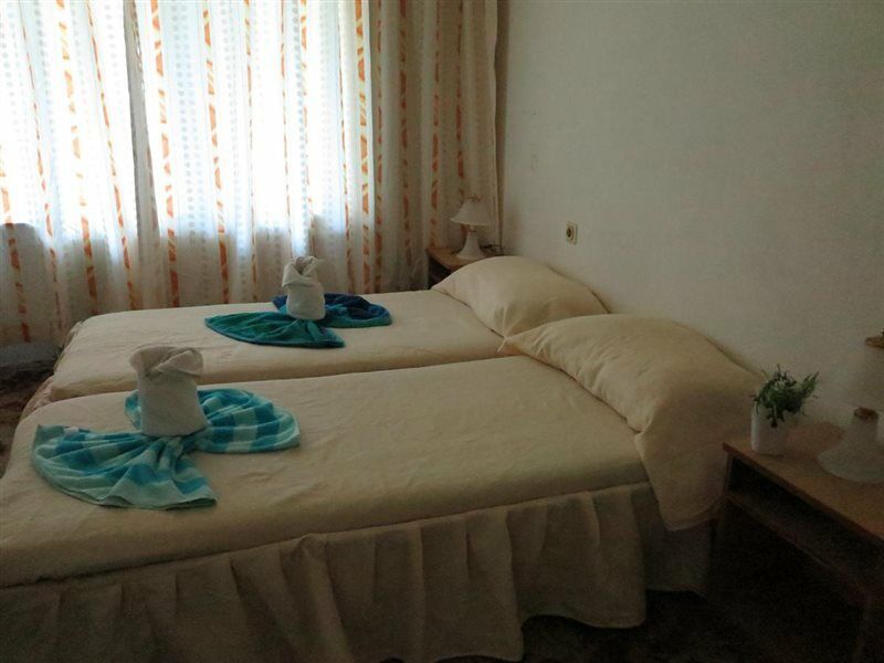 Hotel Tango غولدن ساندز المظهر الخارجي الصورة
